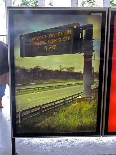 Bescherelle lance une campagne publicitaire originale dans les gares #4