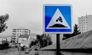 40 détournements Street Art de panneaux de signalisation