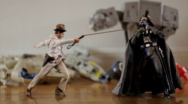 Dark Vador se prend la patée par Indiana Jones, Albert Einstein et Jack Torrance