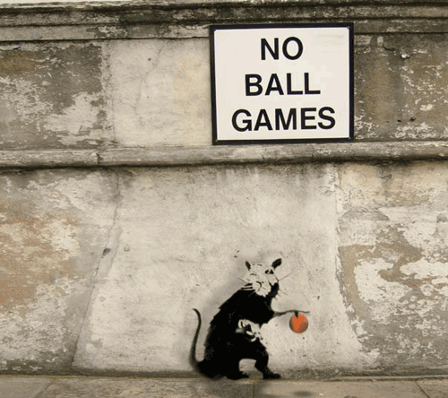 Street Art : les œuvres de Banksy prennent vie en GIF animés #11
