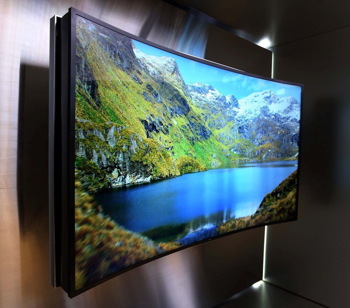 Samsung présente ses TV UHD à écrans incurvés #3