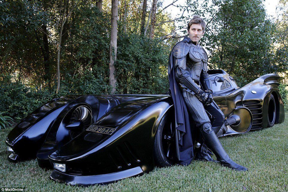 Louez la Batmobile homologuée de Tim Burton