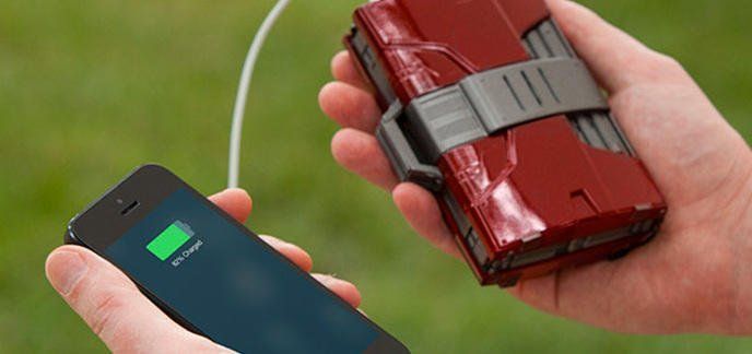 L'armure Iron Man recharge votre smartphone #3