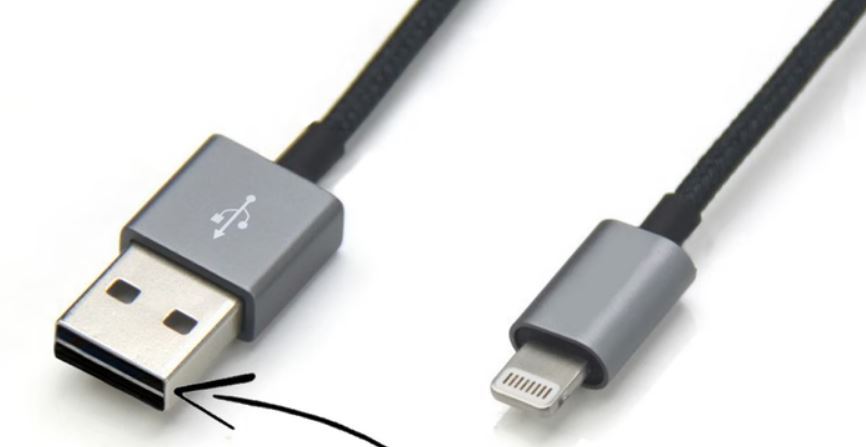 Ce chargeur USB révolutionnaire peut se brancher dans n'importe quel sens #3
