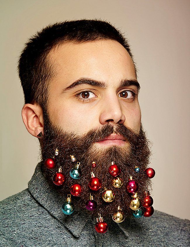 Des mini-boules de Noël pour décorer votre barbe #3