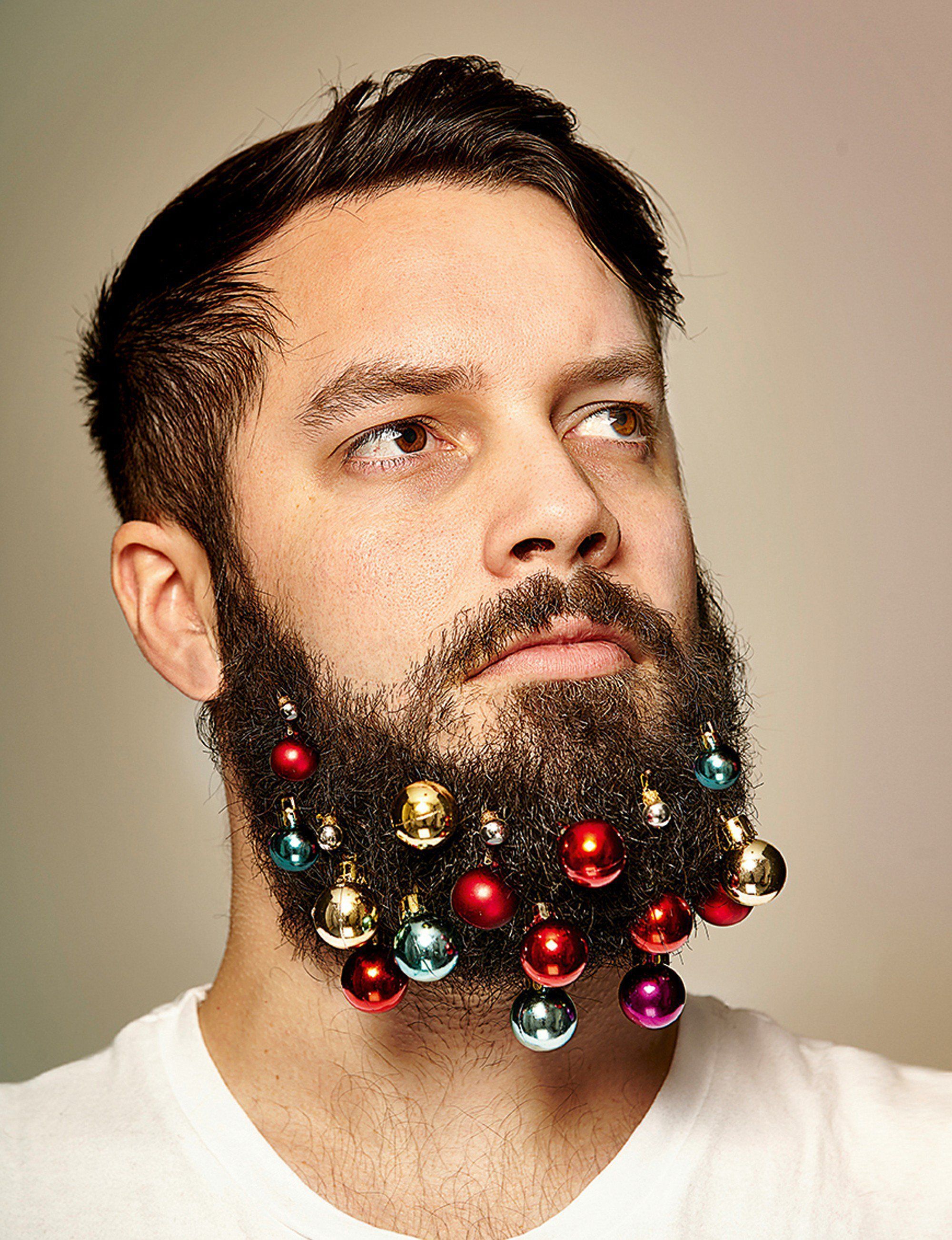 Des mini-boules de Noël pour décorer votre barbe #5