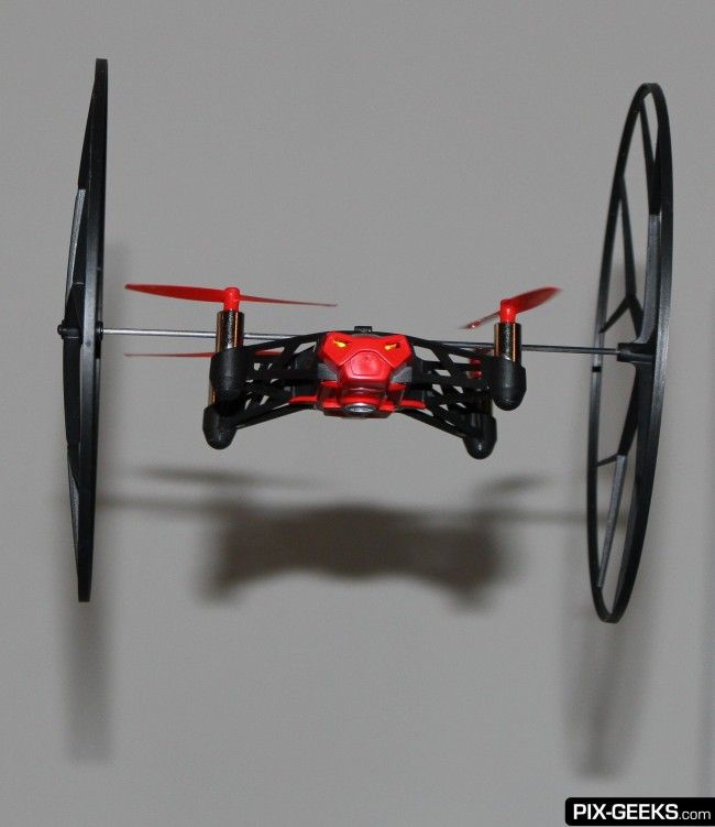 Test Rolling Spider : un drone qui roule sur les murs #4