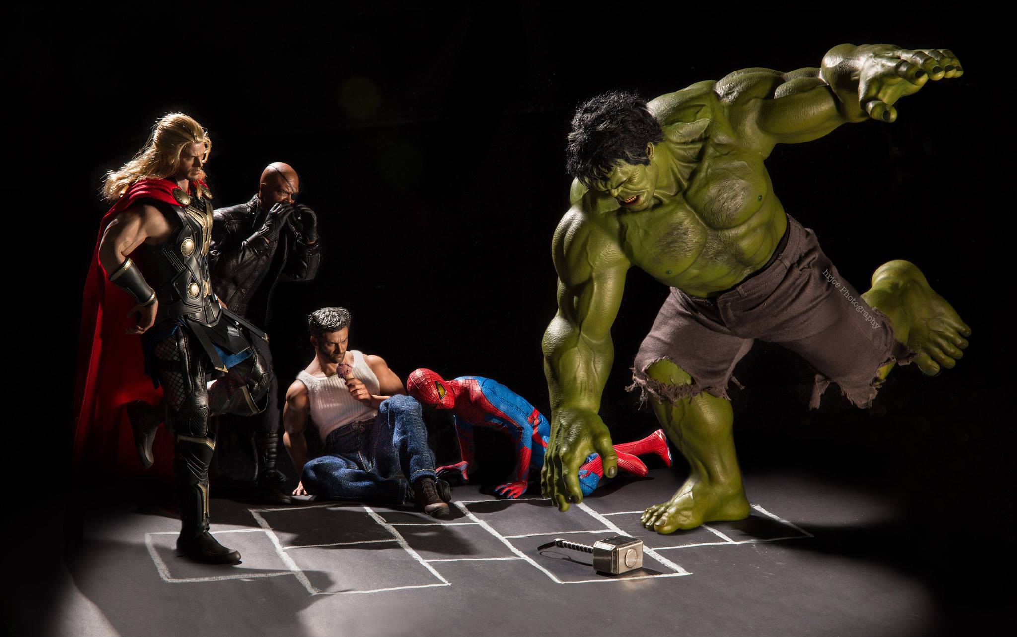 Il met en scène 90 photos de figurines Avengers X-Men Batman et Spider-Man #32