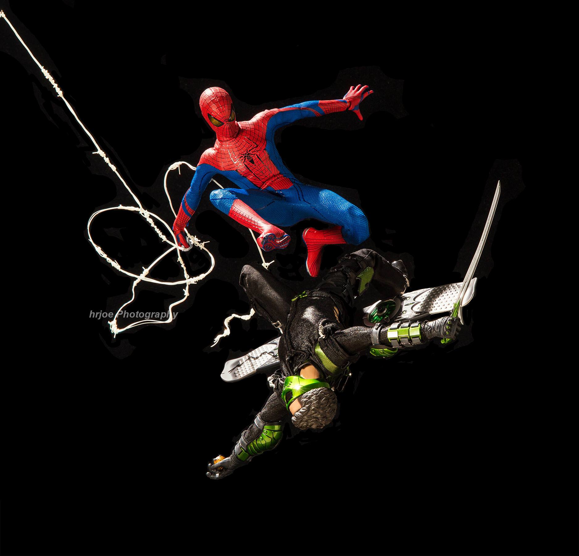 Il met en scène 90 photos de figurines Avengers X-Men Batman et Spider-Man #93