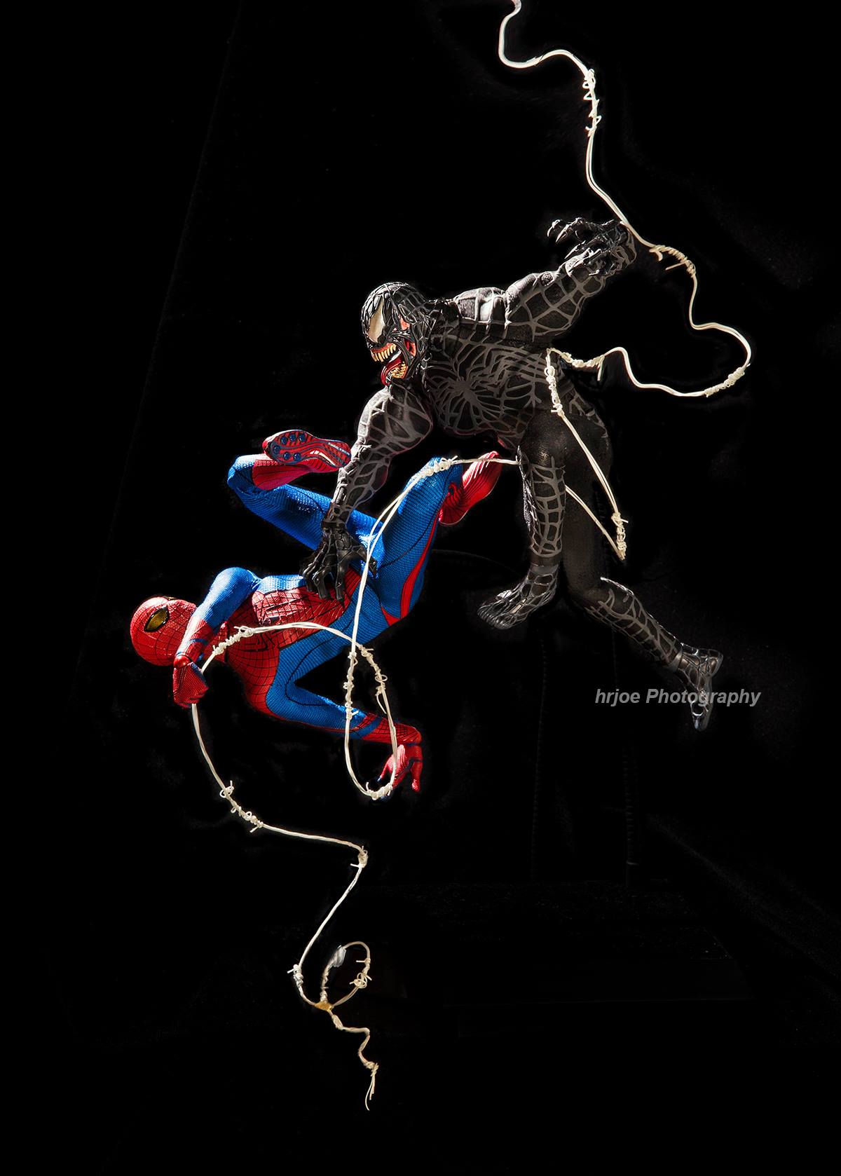 Il met en scène 90 photos de figurines Avengers X-Men Batman et Spider-Man #95