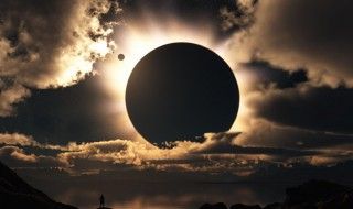 Eclipse solaire du 20 Mars : comment regarder l'éclipse sans lunettes ?