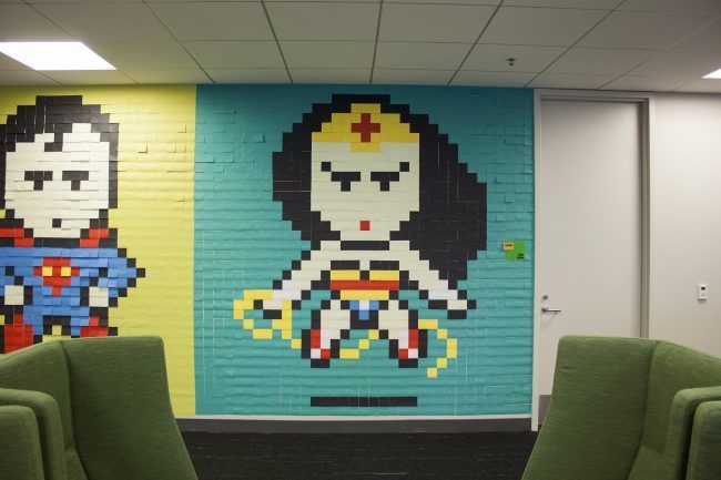 Street Art : Il décore son bureau avec des Super Héros faits de 8.000 POST-IT #22