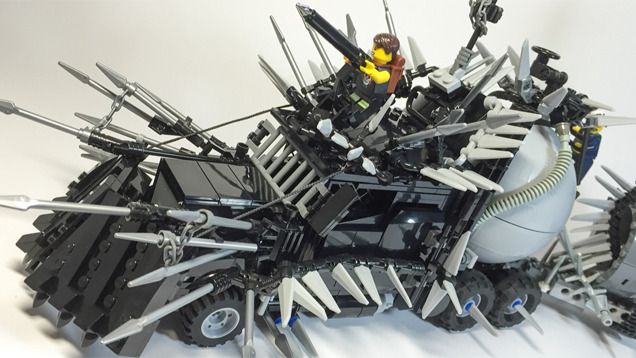Il recrée les véhicules de Mad Max Fury Road en LEGO
