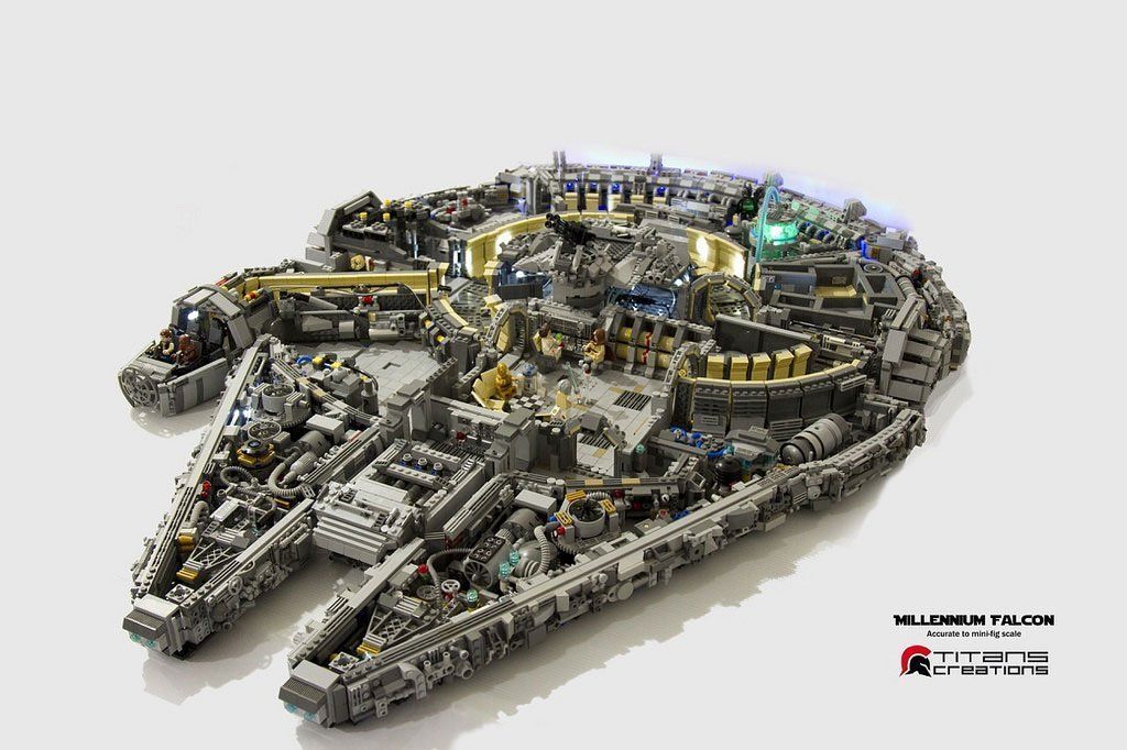 Un Faucon Millenium fait avec 10.000 Pièces de LEGO