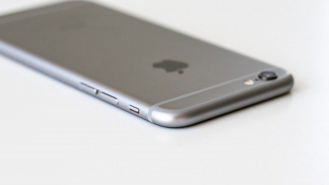 Apple souhaite cacher la ligne d’antenne de l’iPhone 6S #2