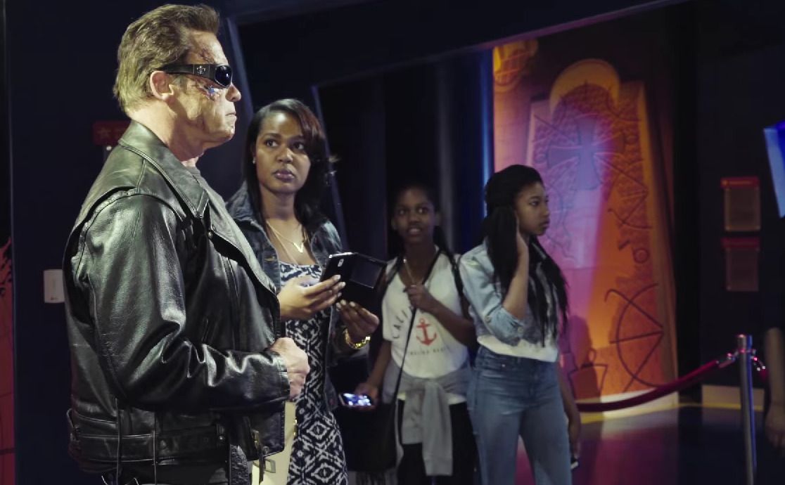 Arnold Schwarzenegger piège les fans en Terminator pour la bonne cause #2