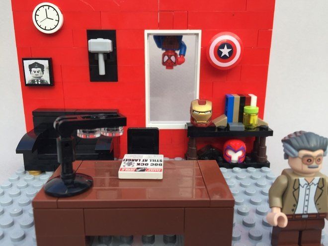 Stan Lee en LEGO avec un buste et un set #8