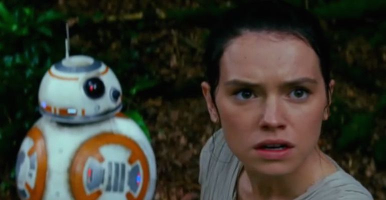 Star Wars Episode VII : Finn armé d'un sabre laser dans le nouveau teaser