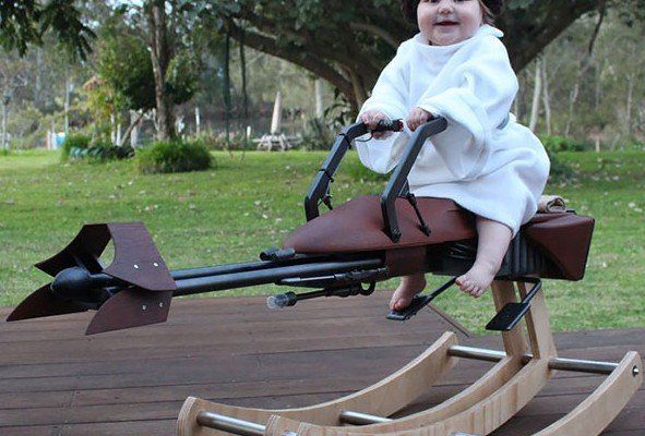 Un père fan de Star Wars construit une chaise à bascule Moto Jet pour sa fille