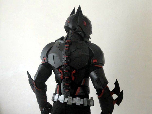 Un cosplay Batman Beyond et Arkham Knight par un français