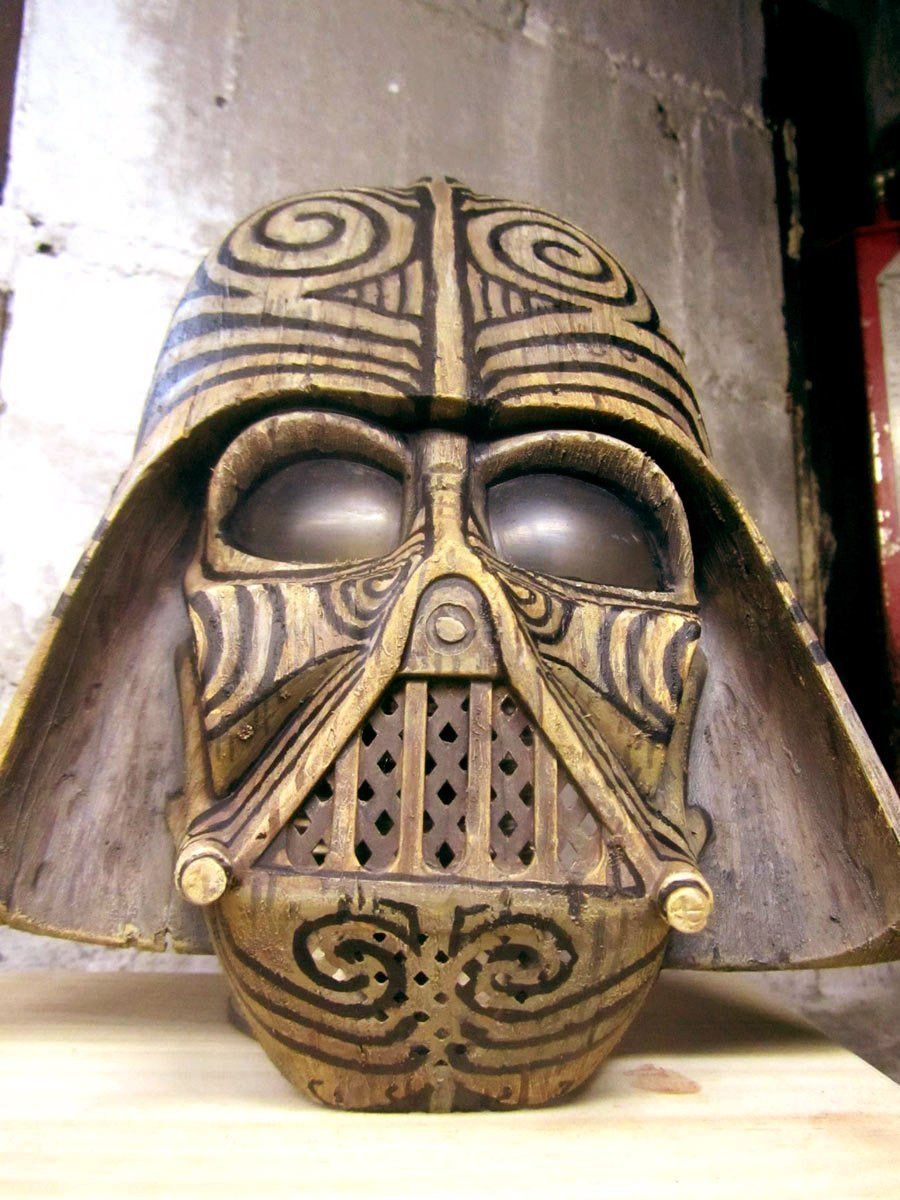 Un masque de Dark Vador Tiki dans le style Maori