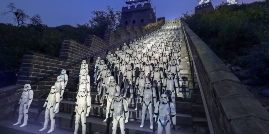 500 Stormtroopers sur la Muraille de Chine pour la promotion de Star Wars Episode VII