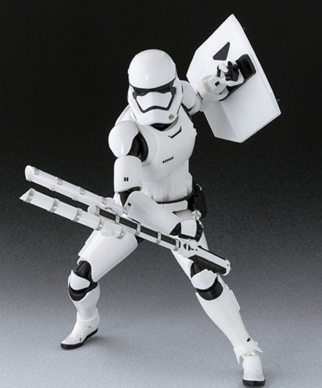 Allez-vous craquer pour la figurine Stormtrooper Riot Control ? #7