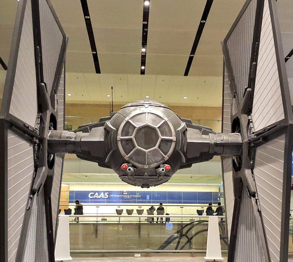 Un X-Wing et un Tie Fighter ont attéri à l'aéroport de Singapour #10