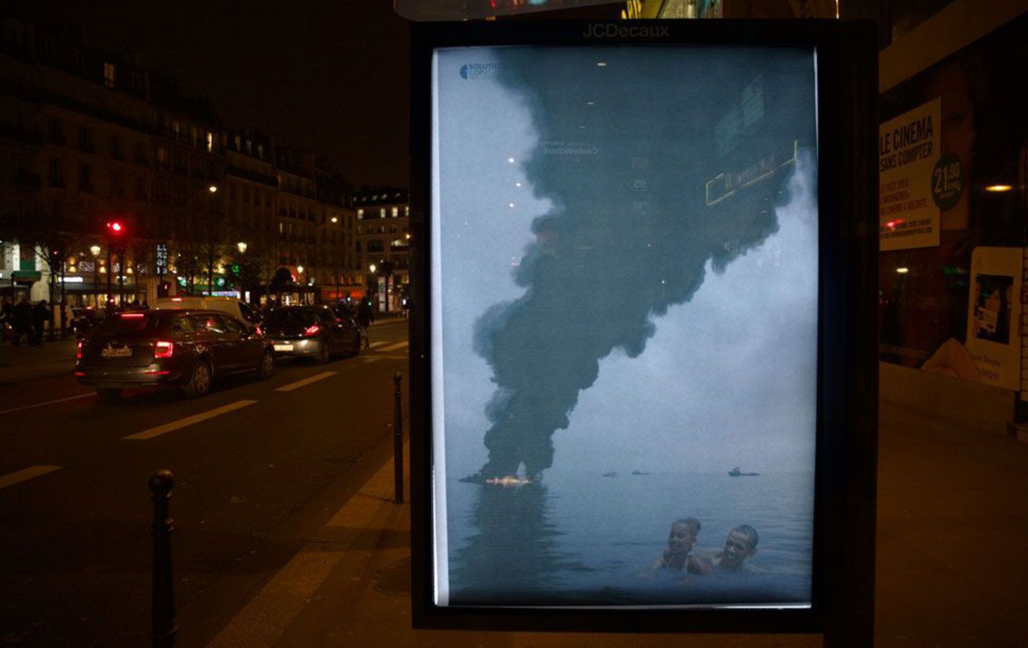 Brandalism détourne 600 panneaux publicitaires pour protester contre la COP21 #22