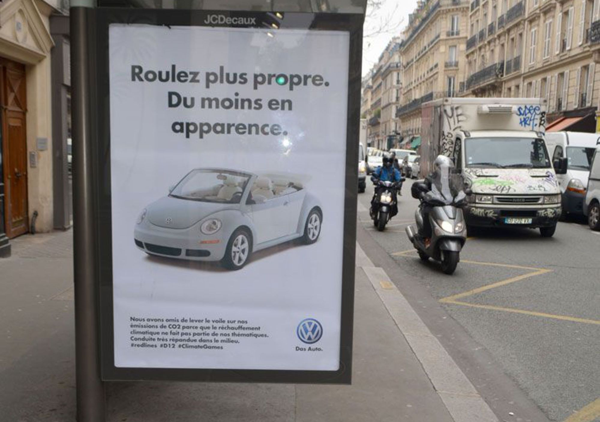 Brandalism détourne 600 panneaux publicitaires pour protester contre la COP21 #10