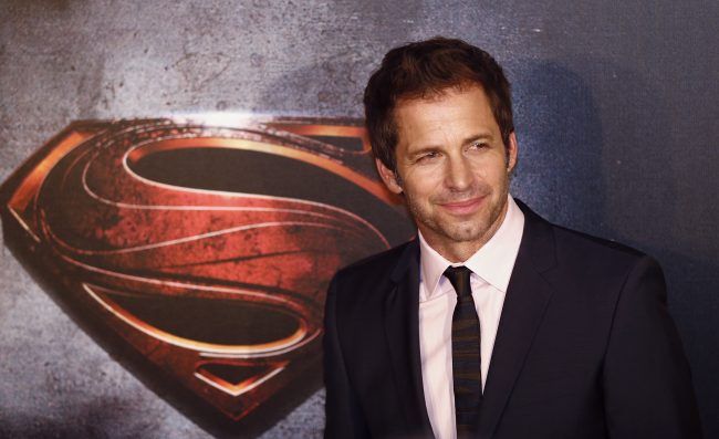 Les fans lancent 2 pétitions pour éjecter ou garder Zack Snyder des films Justice League #2