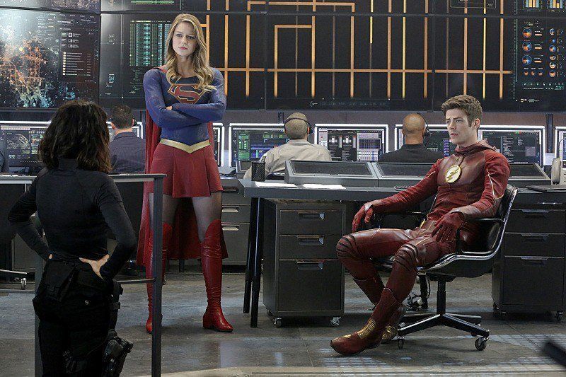 Un premier trailer pour le cross-over The Flash / Supergirl #7