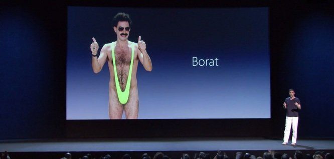 Sacha Baron Cohen parodie les Keynotes Apple pour la promo de son prochain film