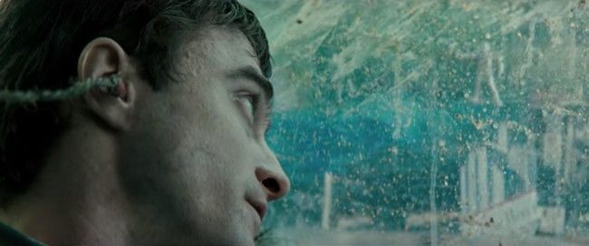 Dans Swiss Army Man un naufragé profane le cadavre de Daniel Radcliffe pour survivre #5