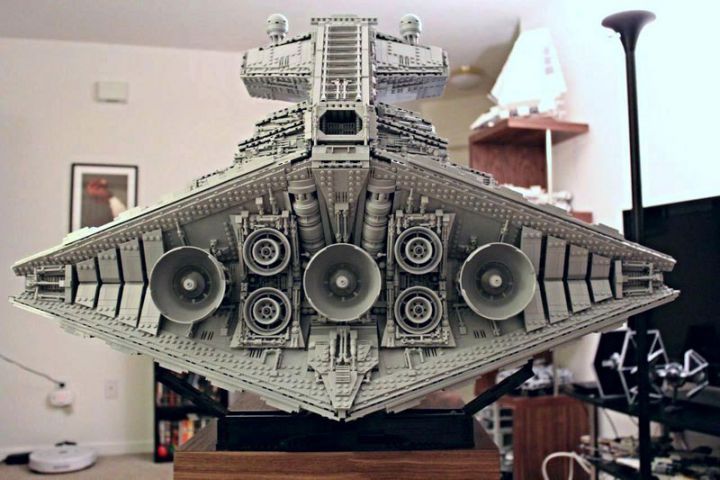 Ce gigantesque Star Destroyer en LEGO mesure 1,4 mètre de long #4
