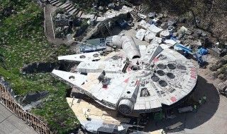 Star Wars Episode VIII : des photos de tournages du Faucon Millenium ont fuité