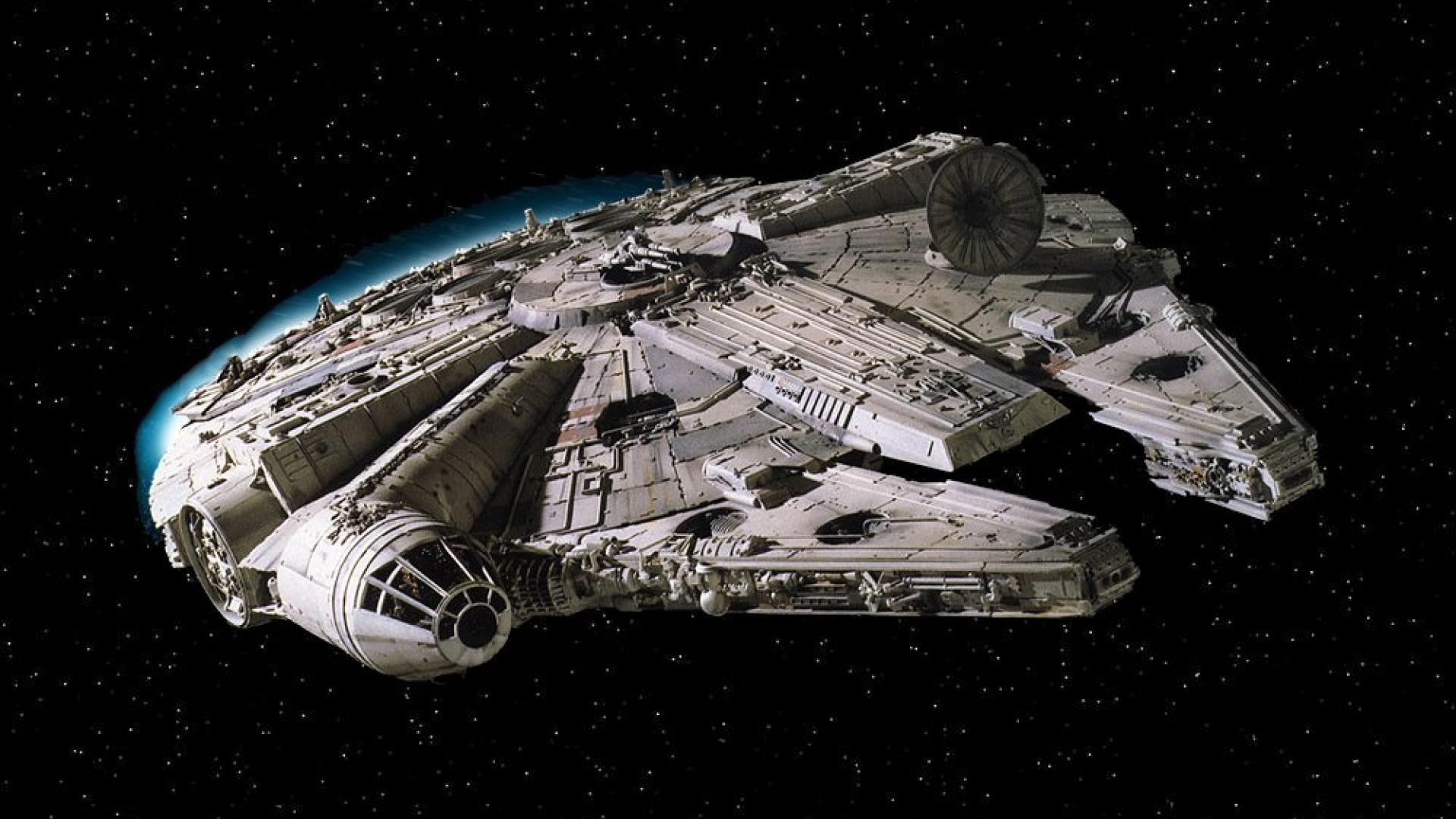 Star Wars Episode VIII : 2 fans prennent en douce des photos du Faucon Millenium
