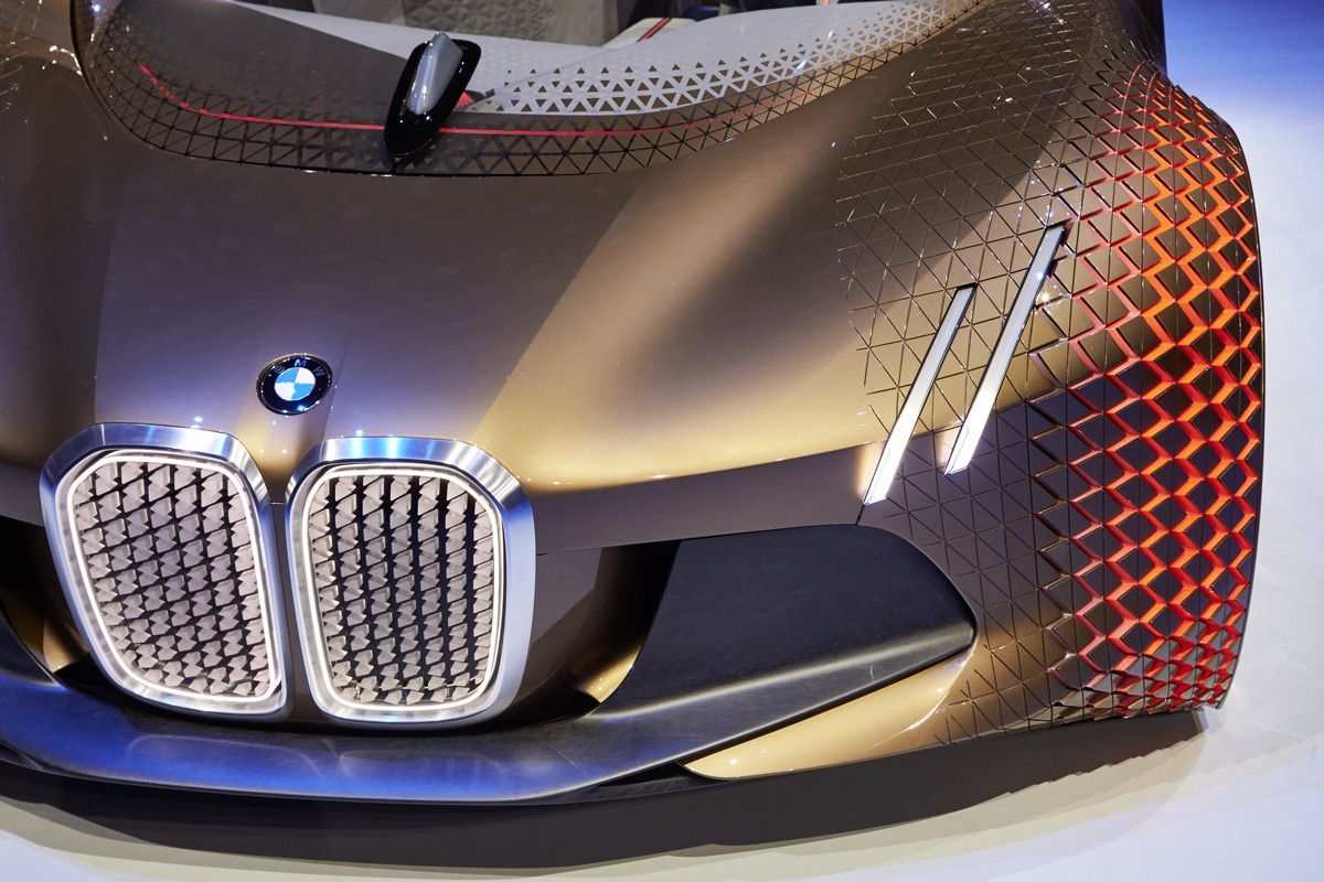 Vision Next 100 : cette voiture BMW change de forme pour aller plus vite #2
