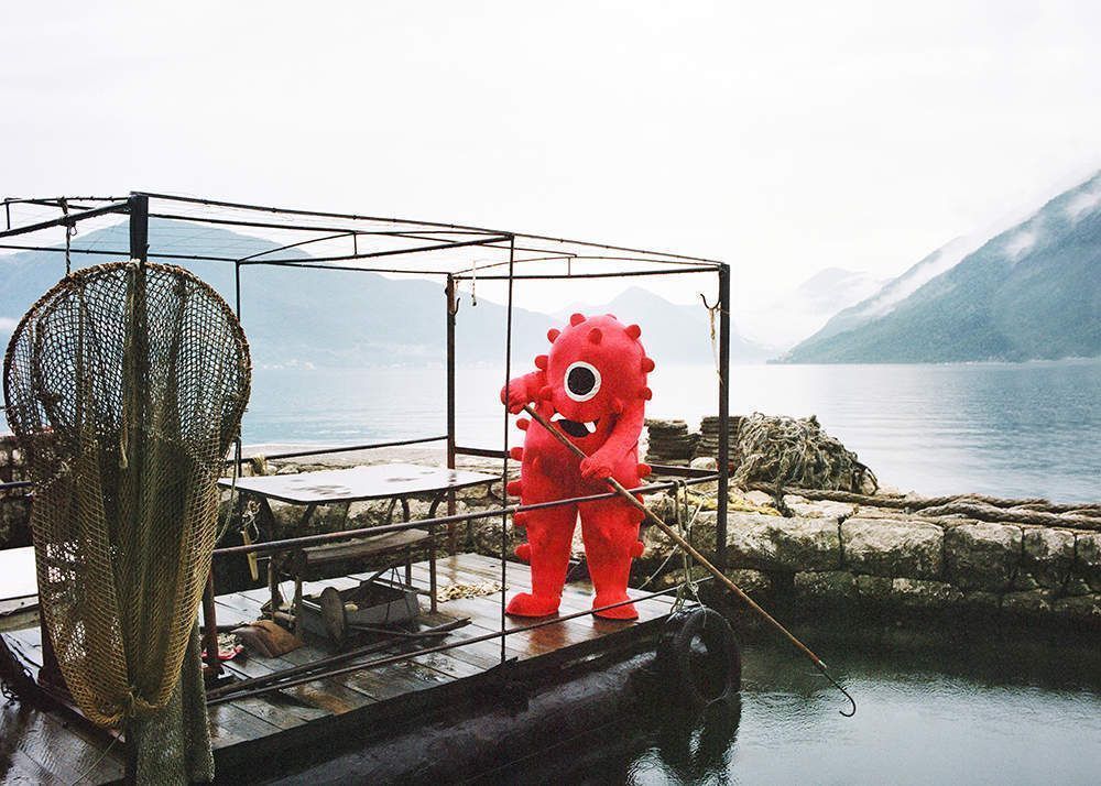 Les photos de vacances de Monstro le gros monstre rouge gentil #13