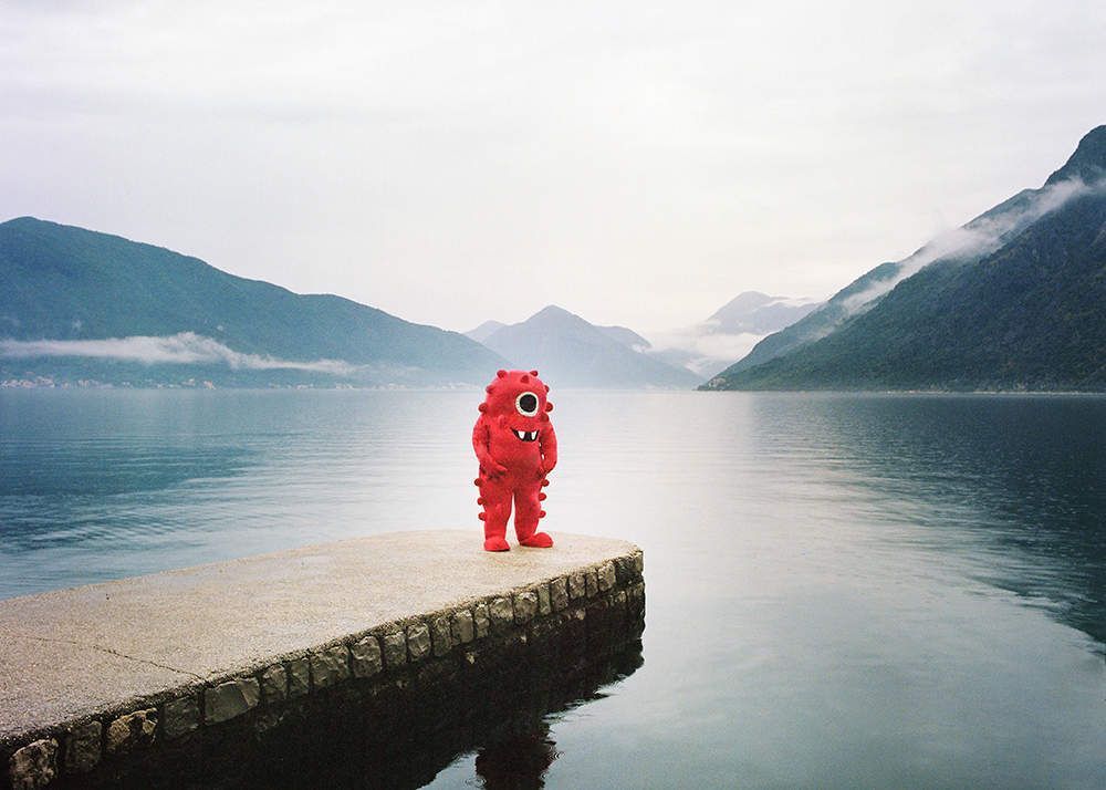 Les photos de vacances de Monstro le gros monstre rouge gentil #6
