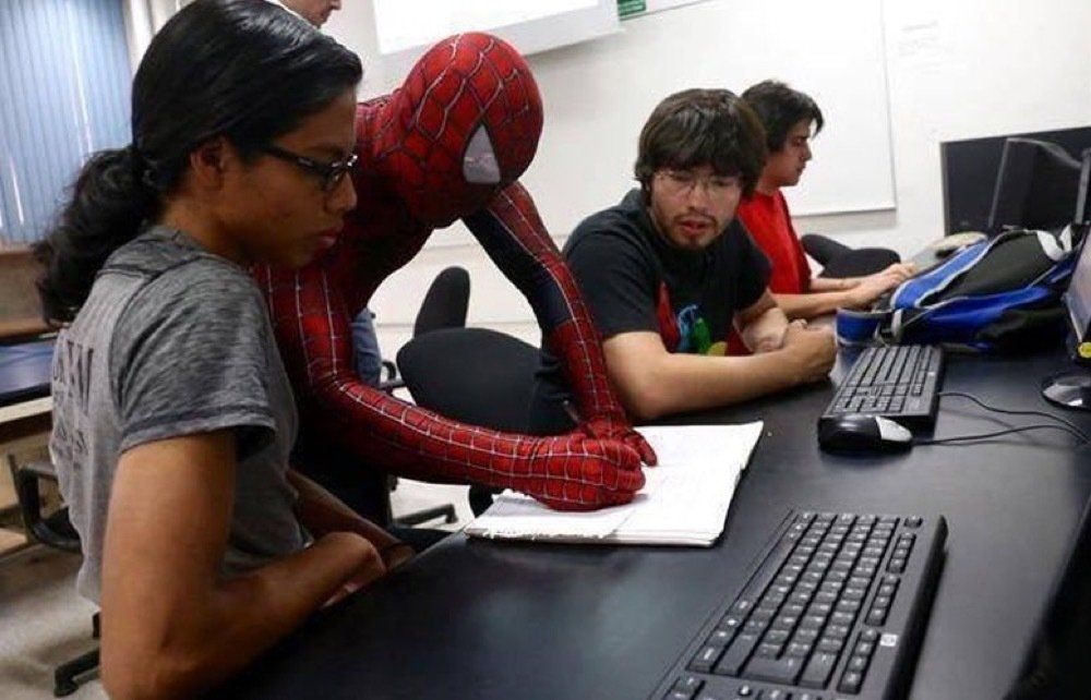 Spiderman donne des cours d'informatique au Mexique #2