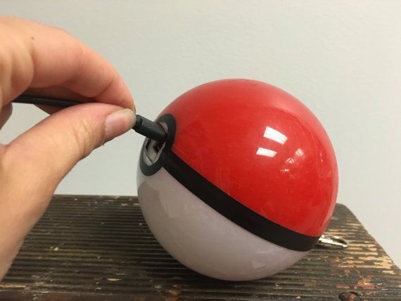 Pokémon GO : rechargez votre smartphone avec une Pokéball #3