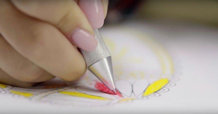 Cronzy Pen : ce stylo high tech renferme 16 millions de couleurs #2