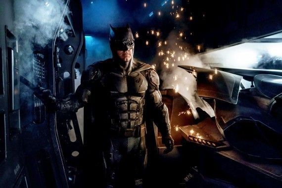 Justice League : Batman dévoile son costume high tech