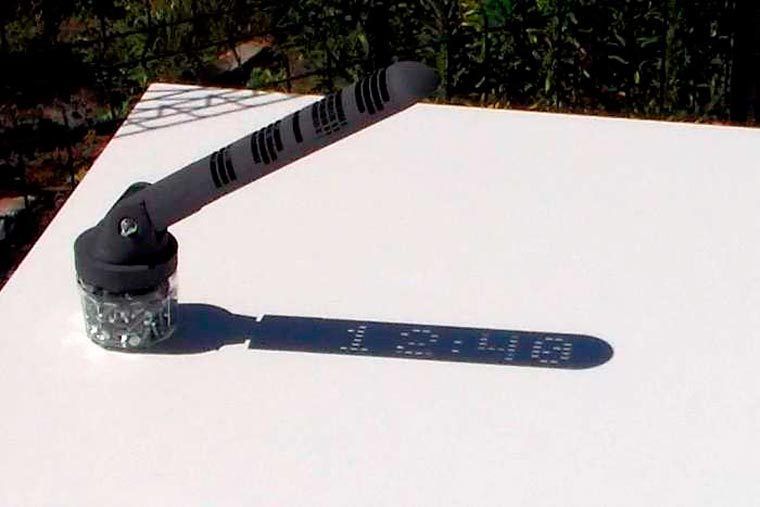 Ce cadran solaire numérique fonctionne sans électronique