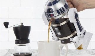 Cette cafetière R2-D2 vous donnera la Force tous les matins