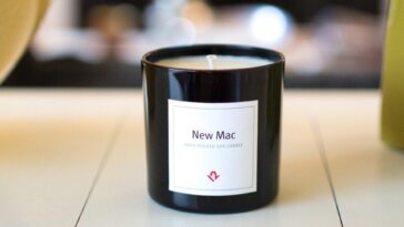 Une bougie qui récréer l'odeur des produits Apple