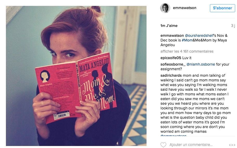 Emma Watson dissimule des livres dans le métro londonien #2