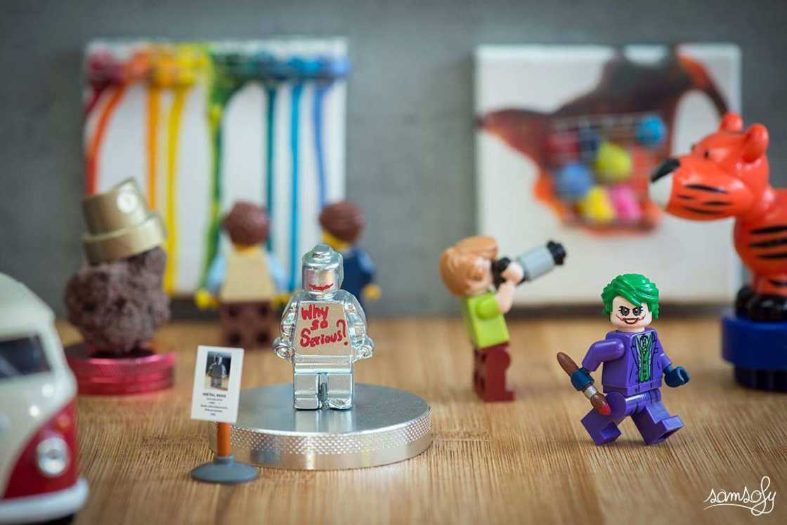 LEGO : un artiste met en scène des minifigs en s'inspirant de la pop culture #20