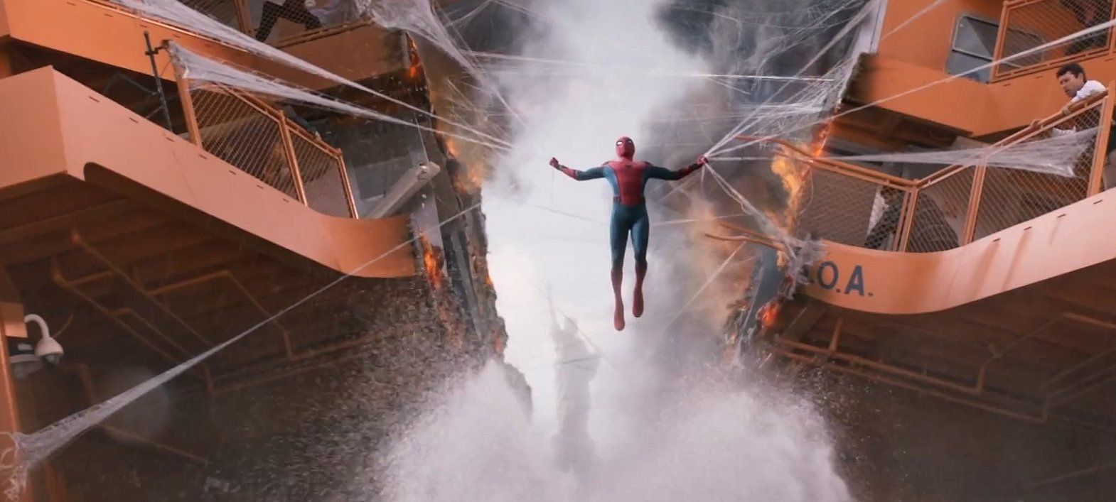 Spider-man homecoming : 2 bandes annonces avec iron man, le vautour et le shocker #15